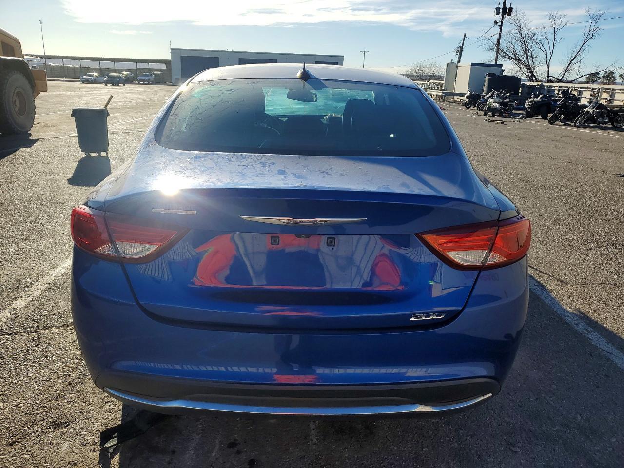 2016 Chrysler 200 Limited - Фото 6