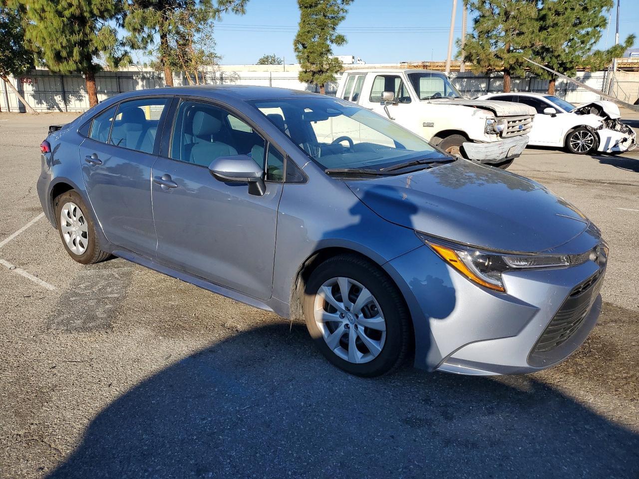 2025 Toyota Corolla Le - Фото 4