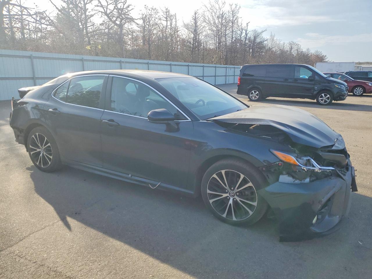 2019 Toyota Camry Se - Фото 4
