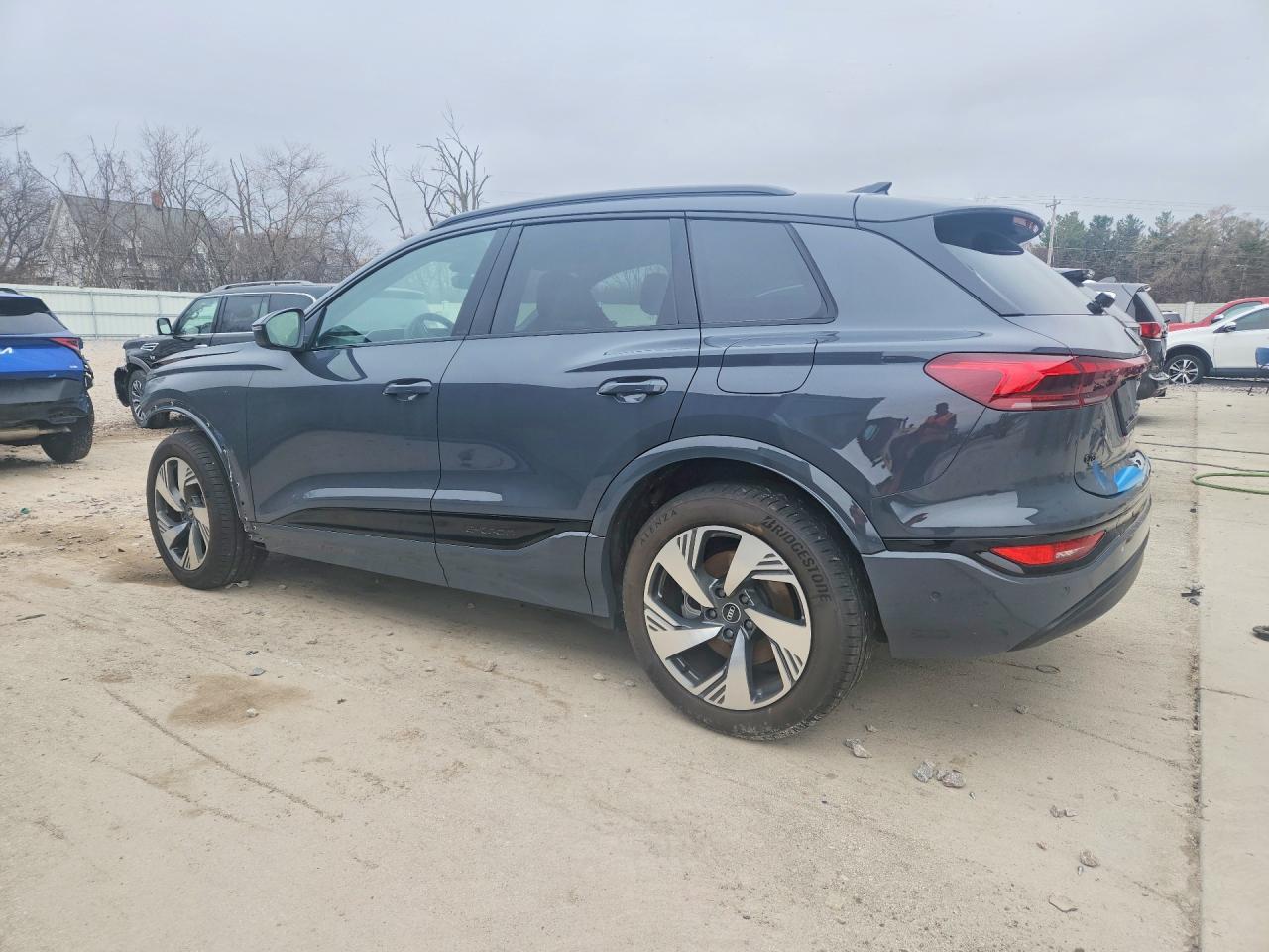 2025 Audi Q6 E-Tron Premium - Фото 2