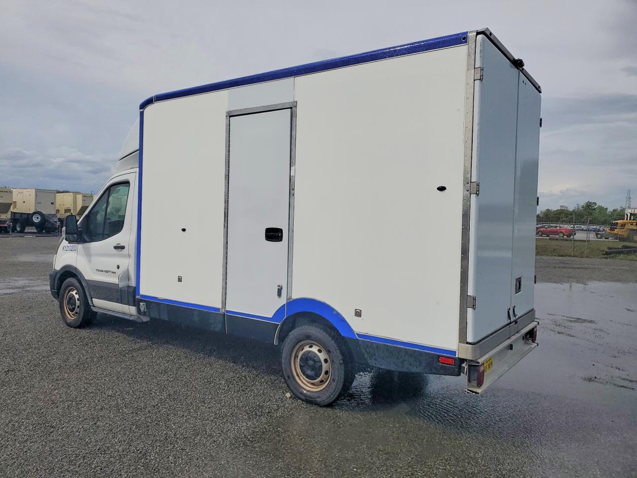 2021 Ford Transit Delivery Truck - Фото 2