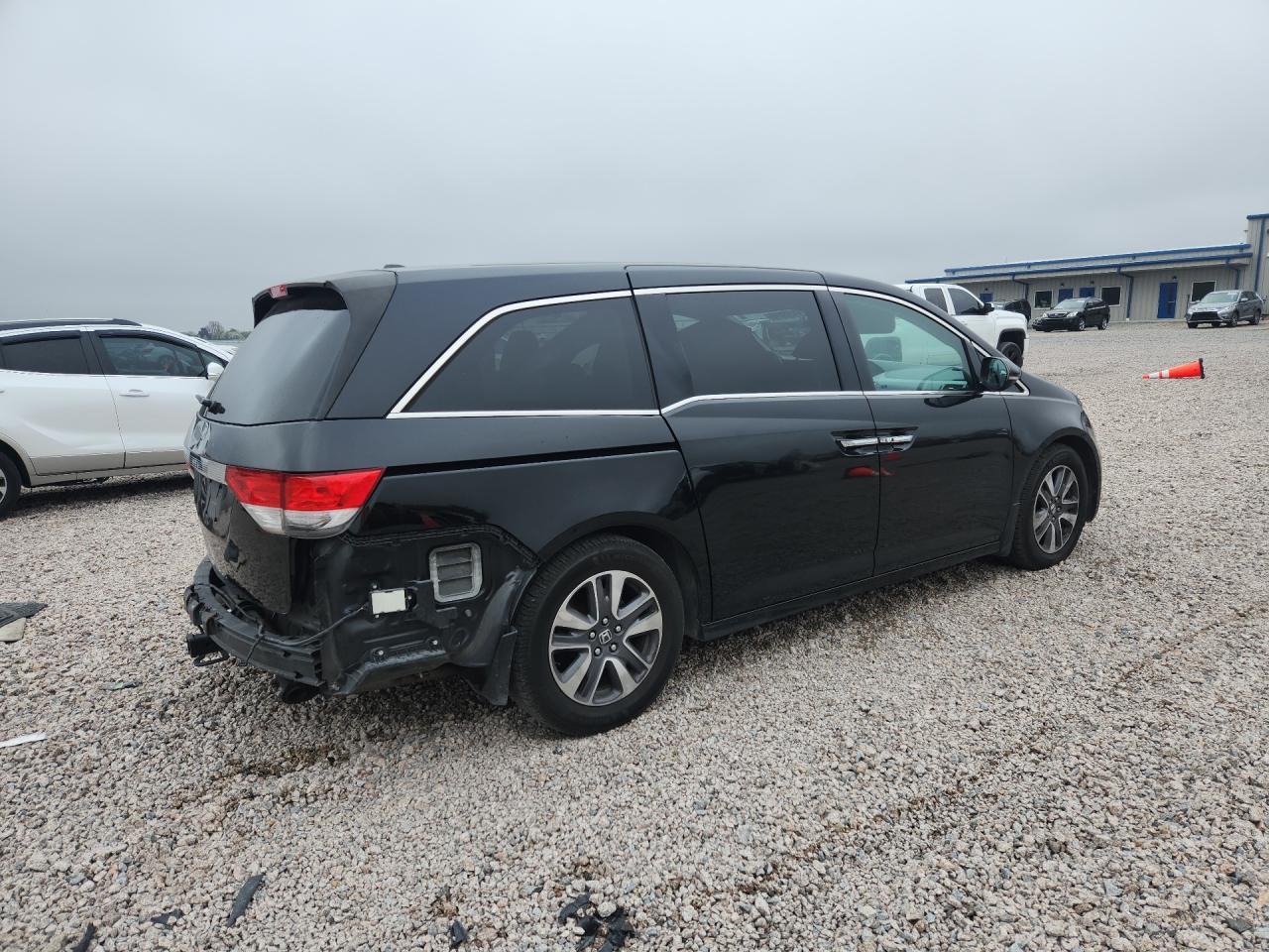 2014 Honda Odyssey Touring - Image 3