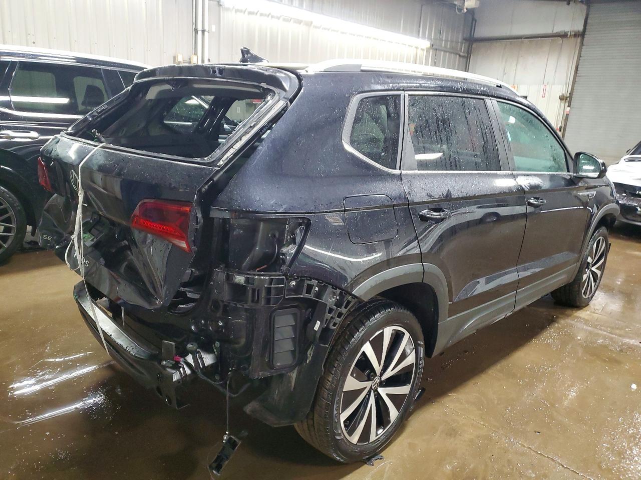 2022 Volkswagen Taos Se - Image 3