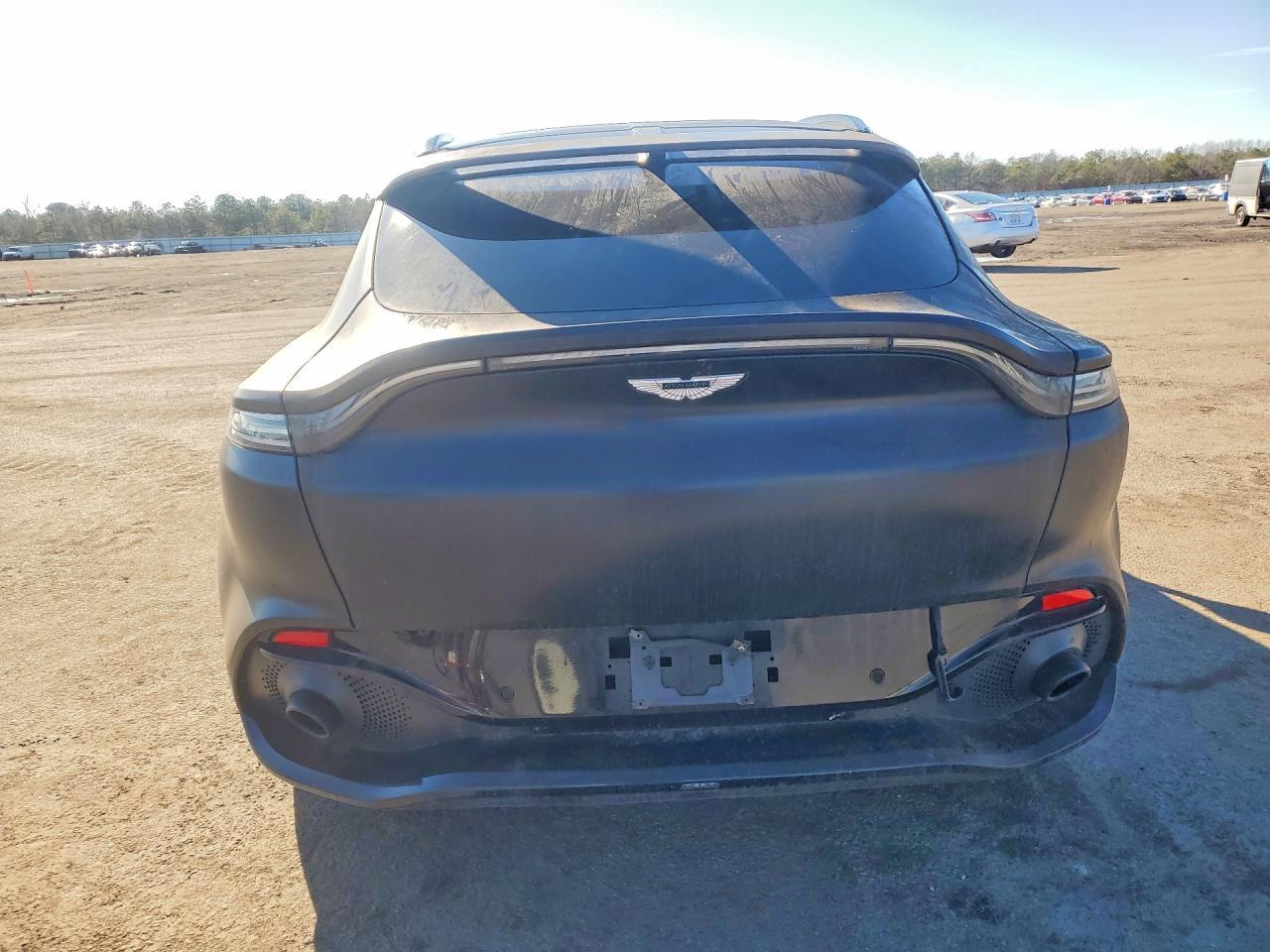 2021 Aston Martin Dbx - Фото 6