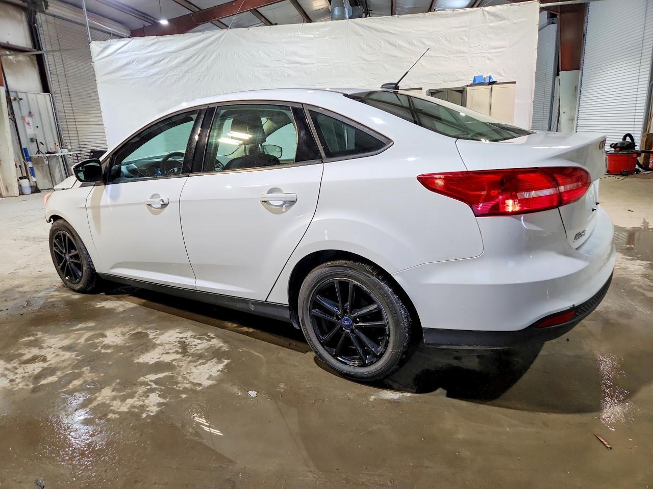 2018 Ford Focus Se - Image 2