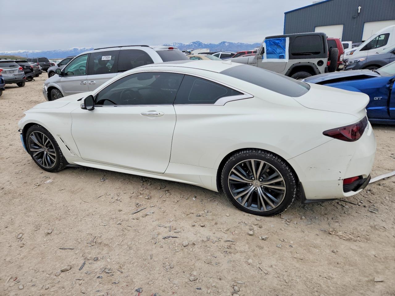2018 Infiniti Q60 3.0T Luxe - Фото 2