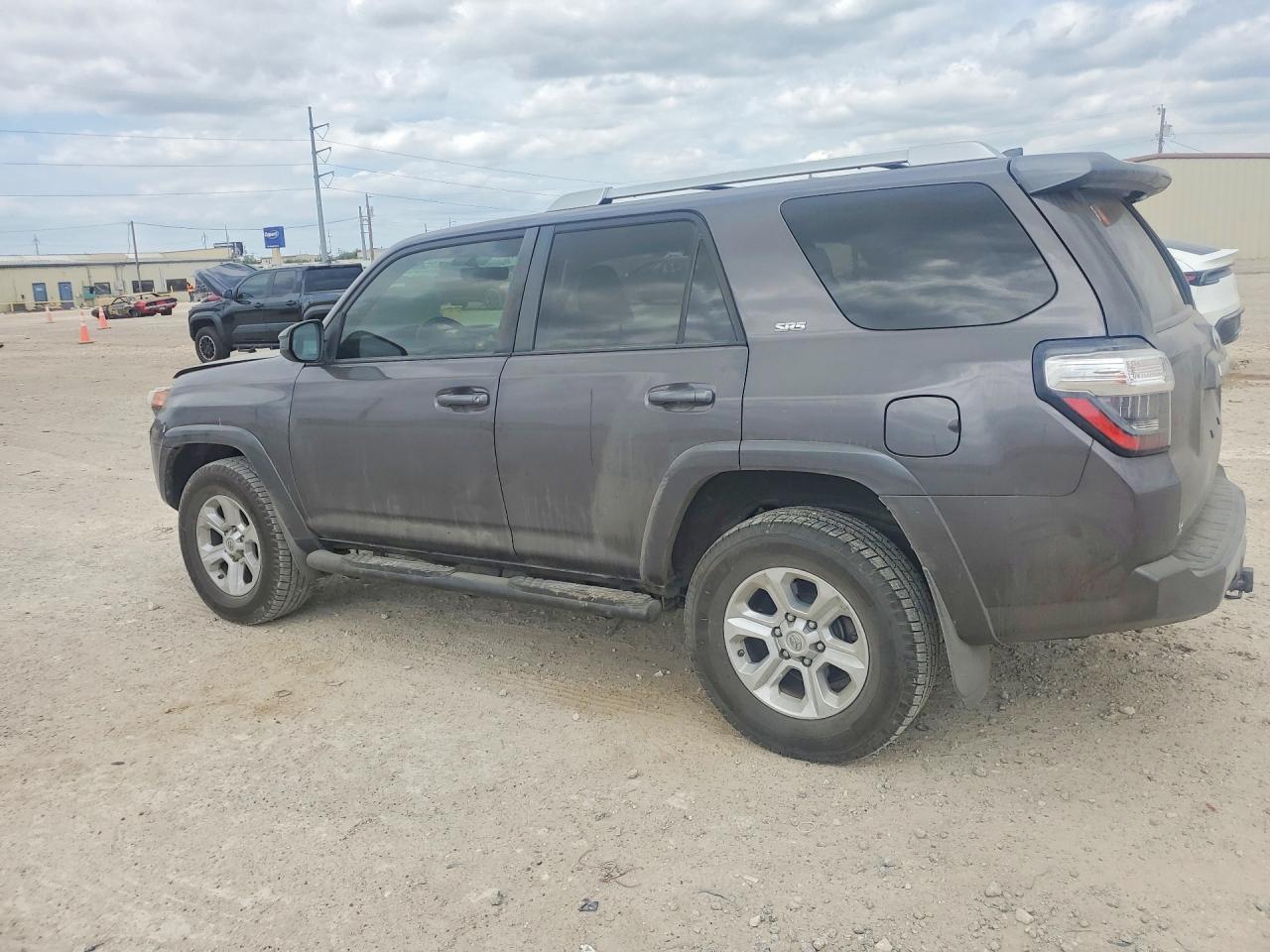2018 Toyota 4Runner Sr5 - Image 2