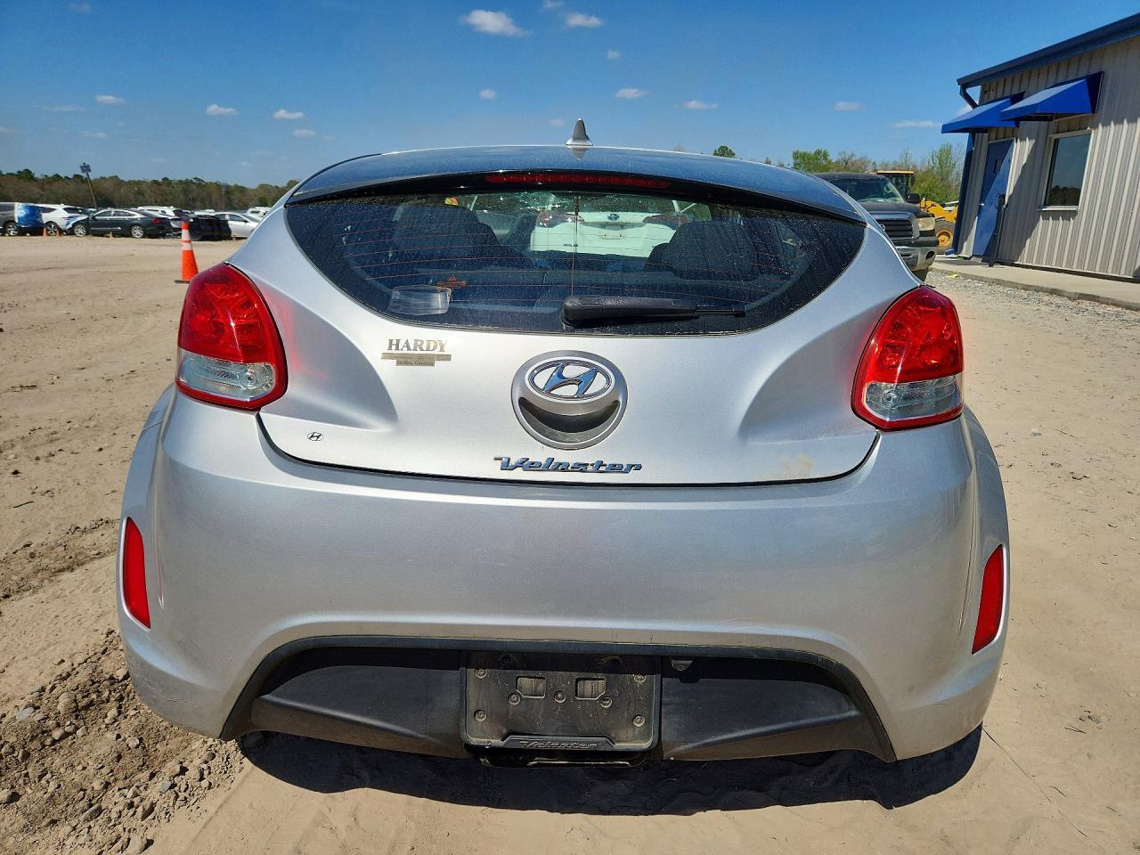 2013 Hyundai Veloster Base - Image 6