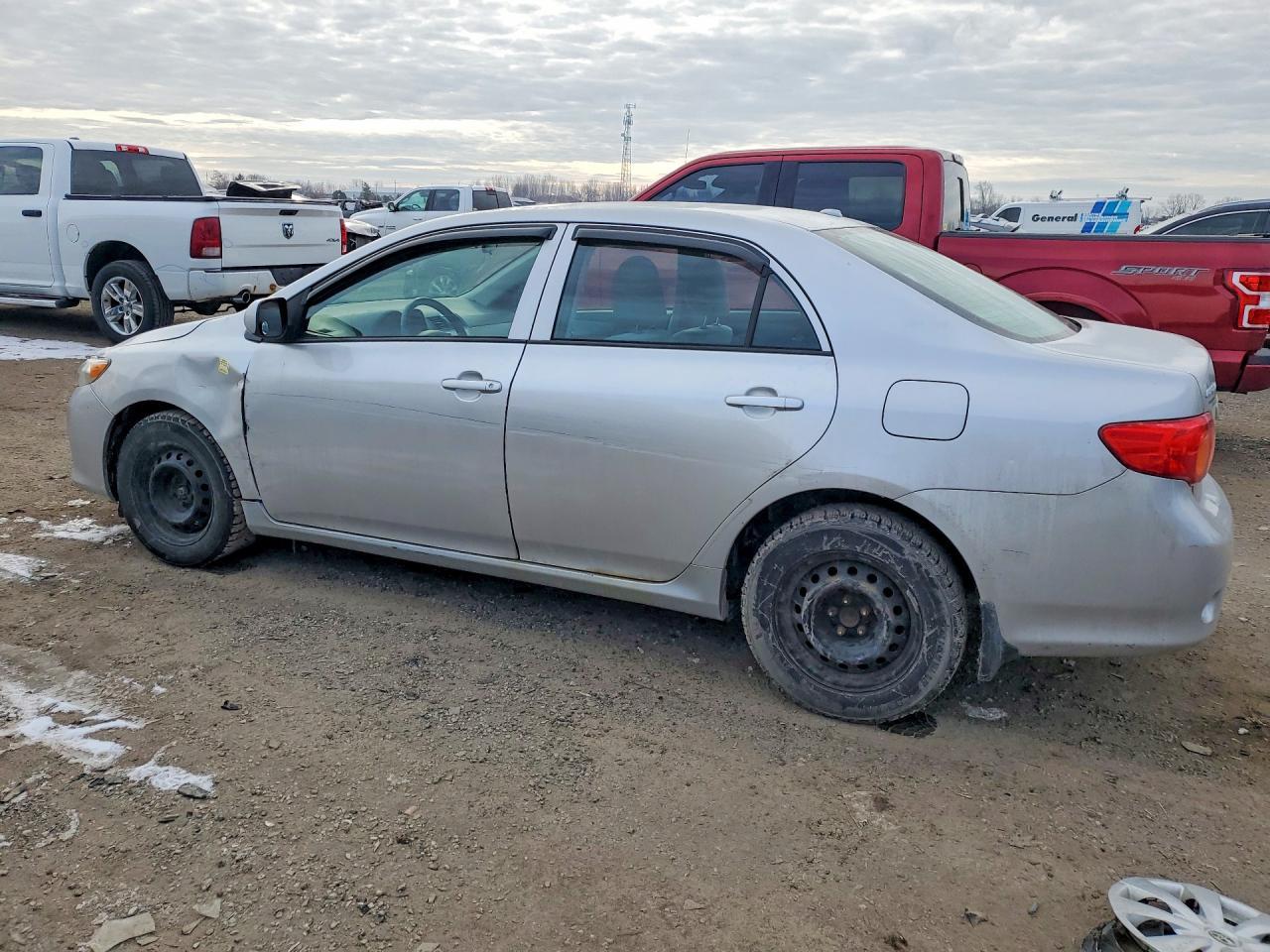 2010 Toyota Corolla Base - Фото 2