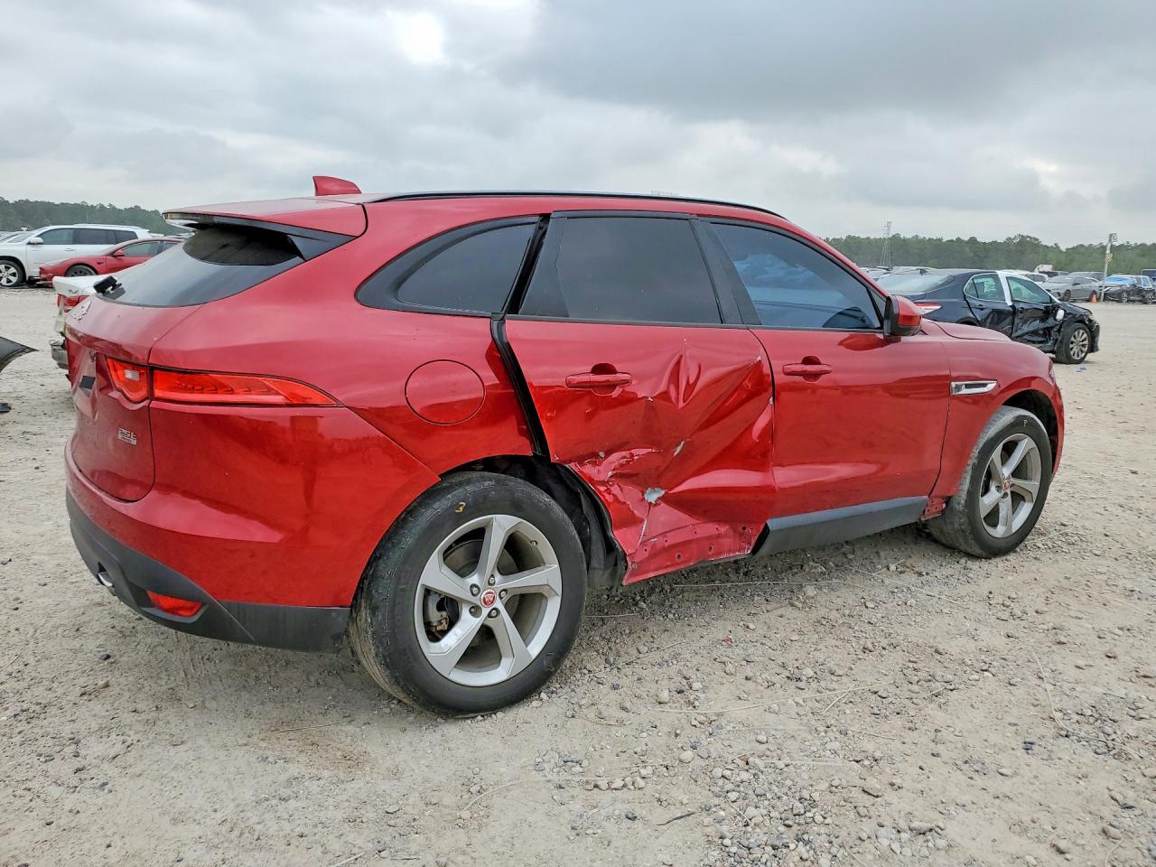 2018 Jaguar F-Pace Premium - Image 3