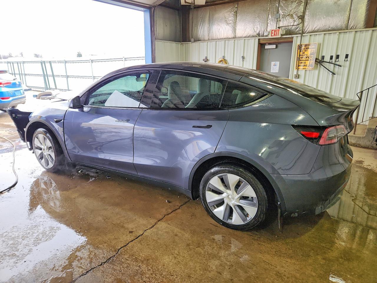 2023 Tesla Model Y - Image 2