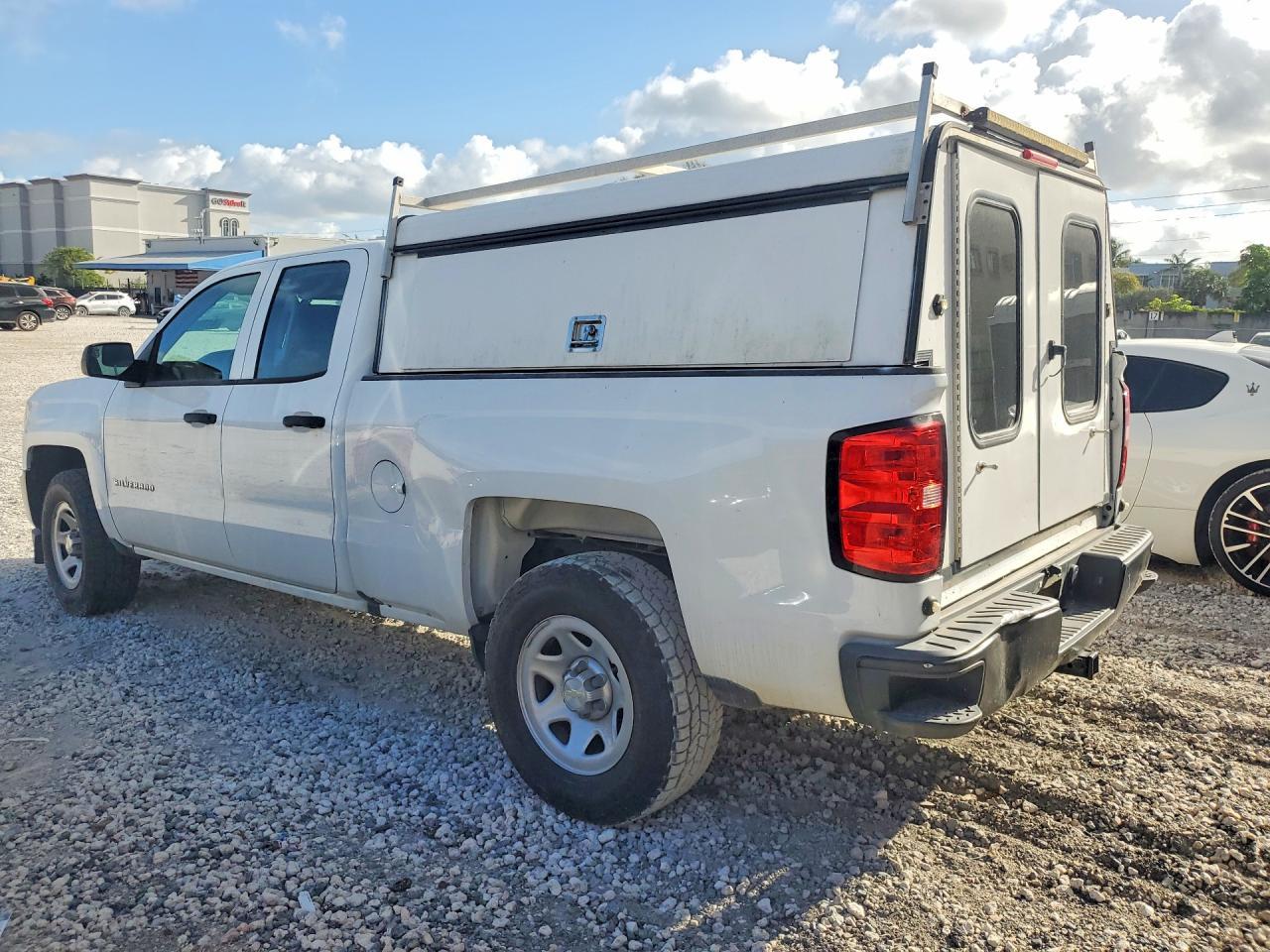 2018 Chevrolet Silverado K1500 - Фото 2