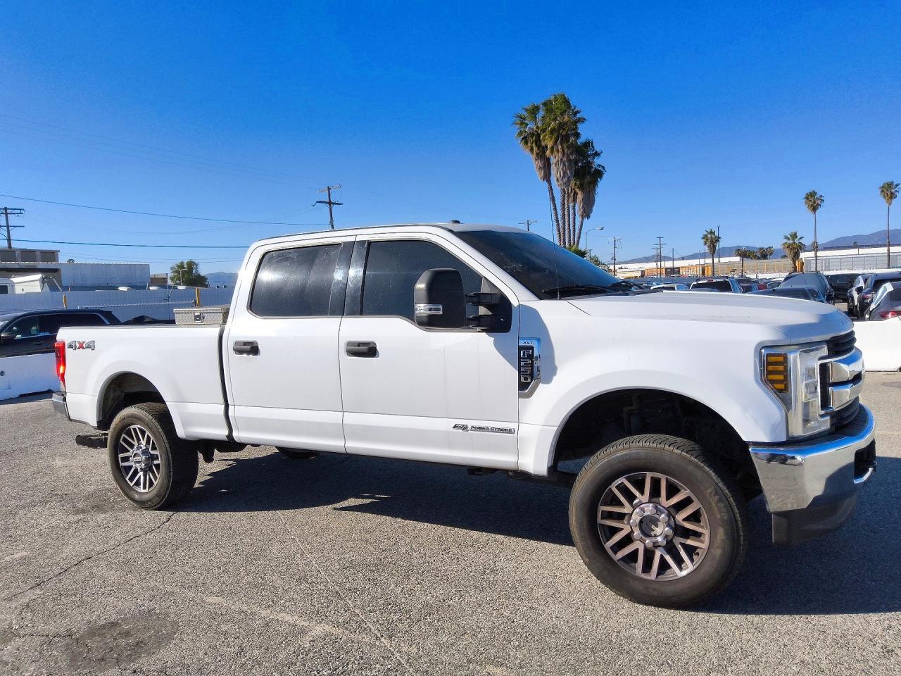 2019 Ford F250 Super Duty - Фото 4