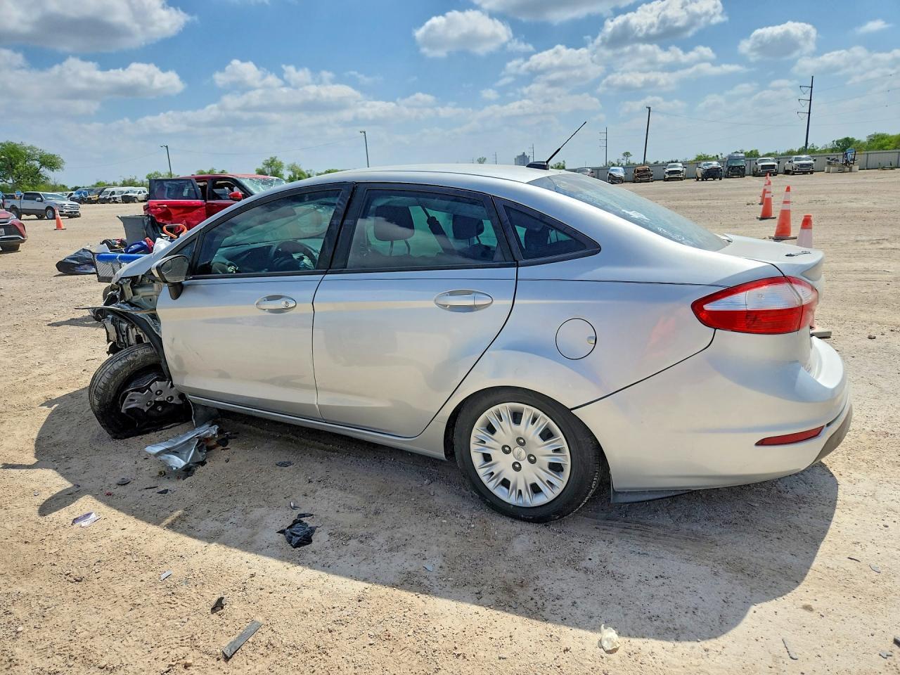 2019 Ford Fiesta S - Фото 2
