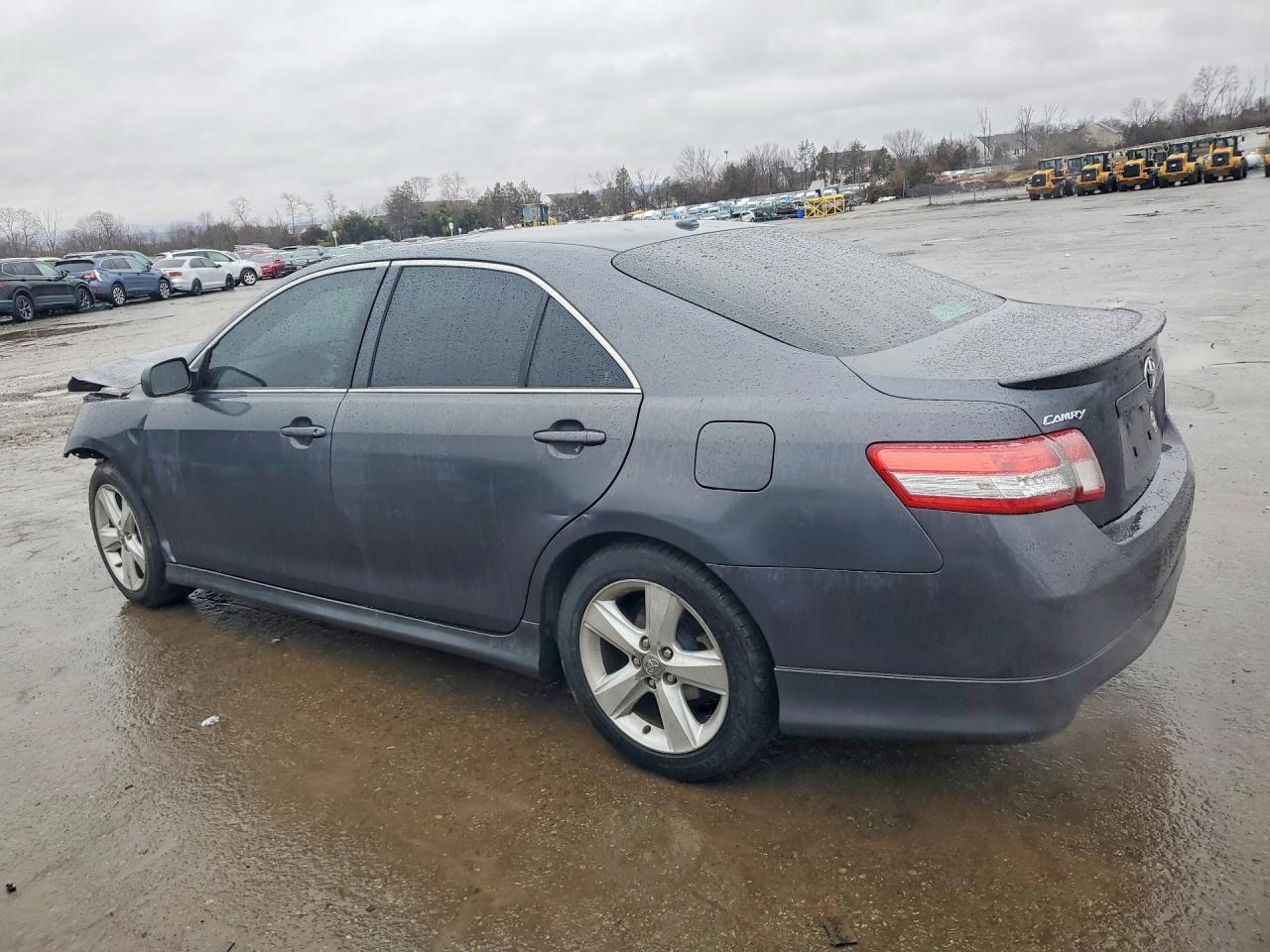 2011 Toyota Camry Se - Фото 2