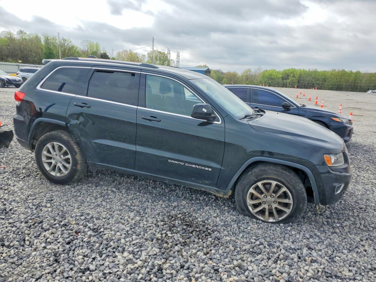 2014 Jeep Grand Cherokee Laredo - Image 4