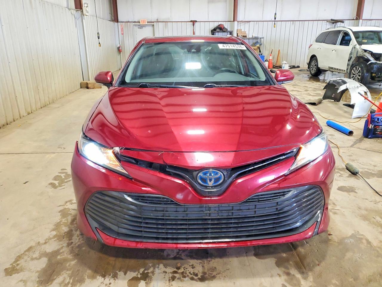 2019 Toyota Camry Hybrid Le - Фото 5