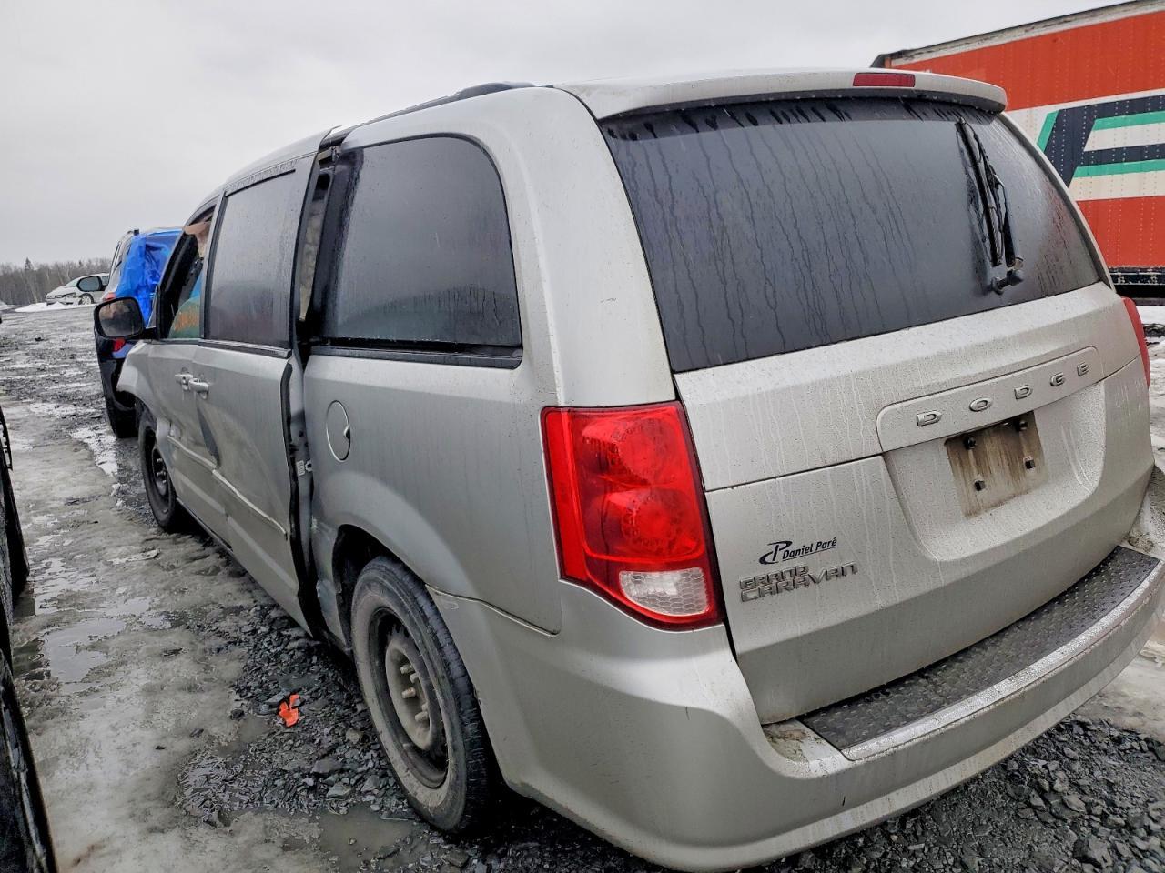 2011 Dodge Grand Caravan Express - Фото 2