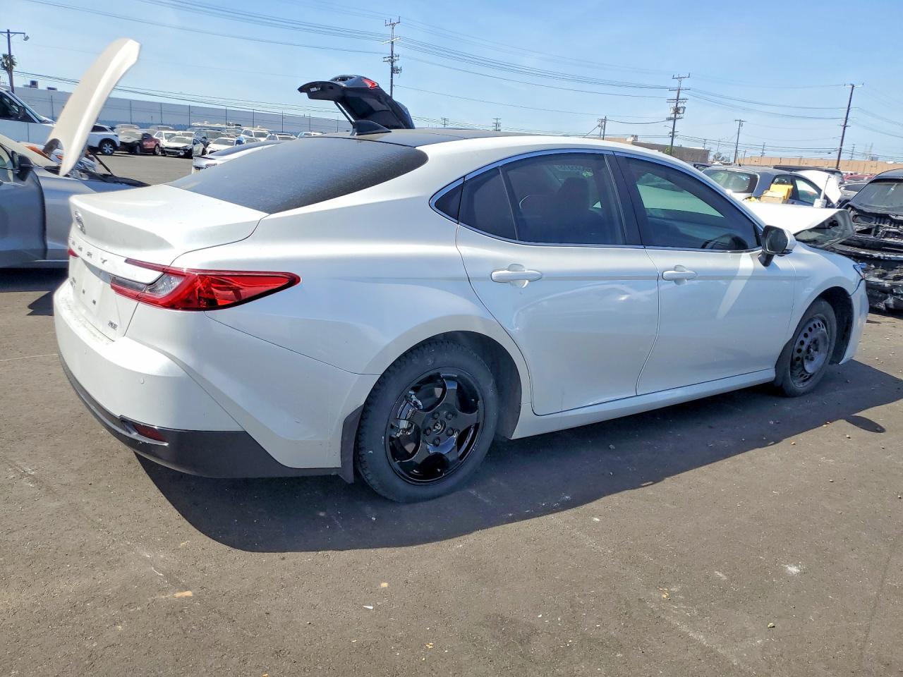 2025 Toyota Camry Xle - Image 3