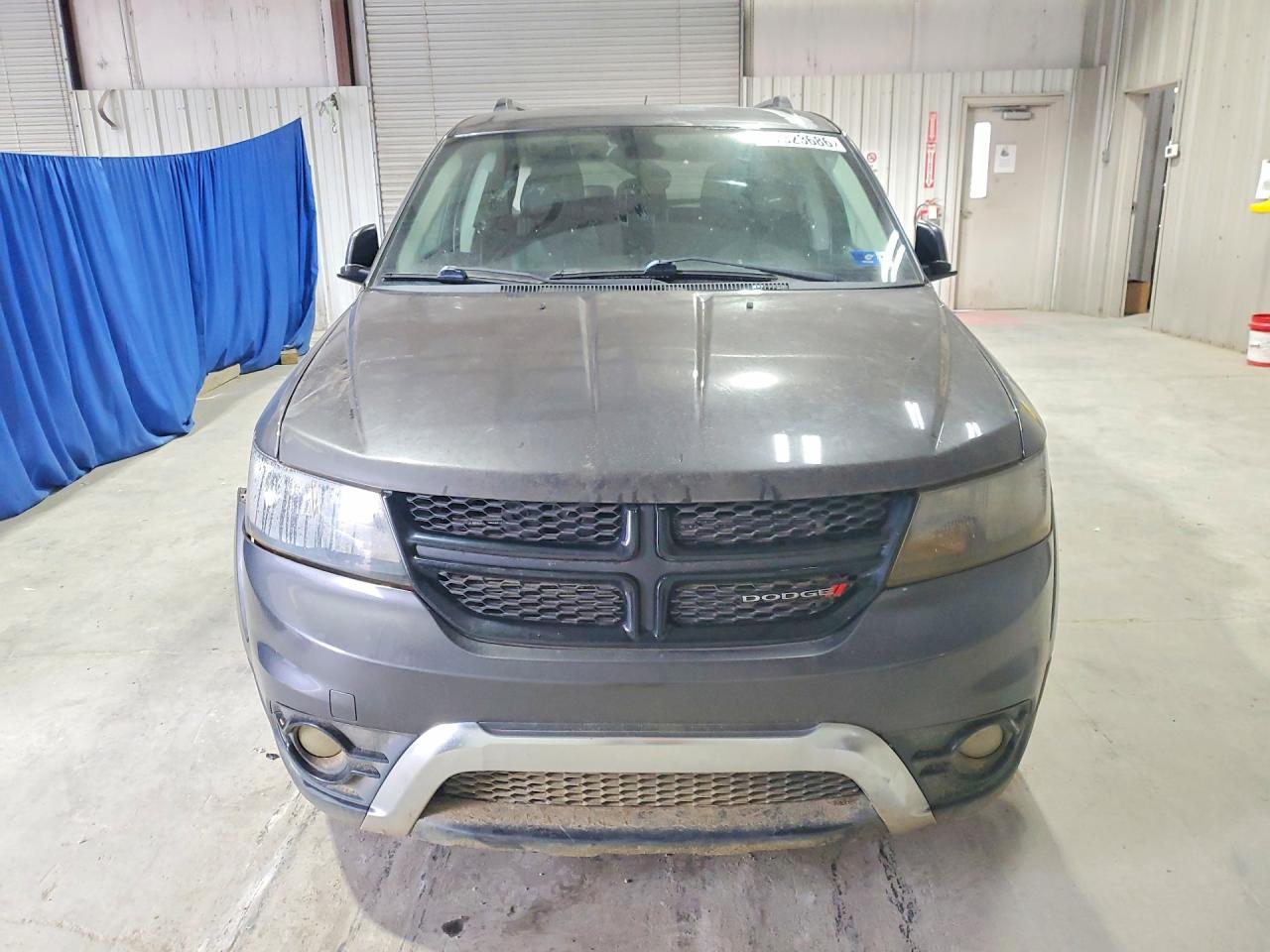 2018 Dodge Journey Crossroad - Image 5