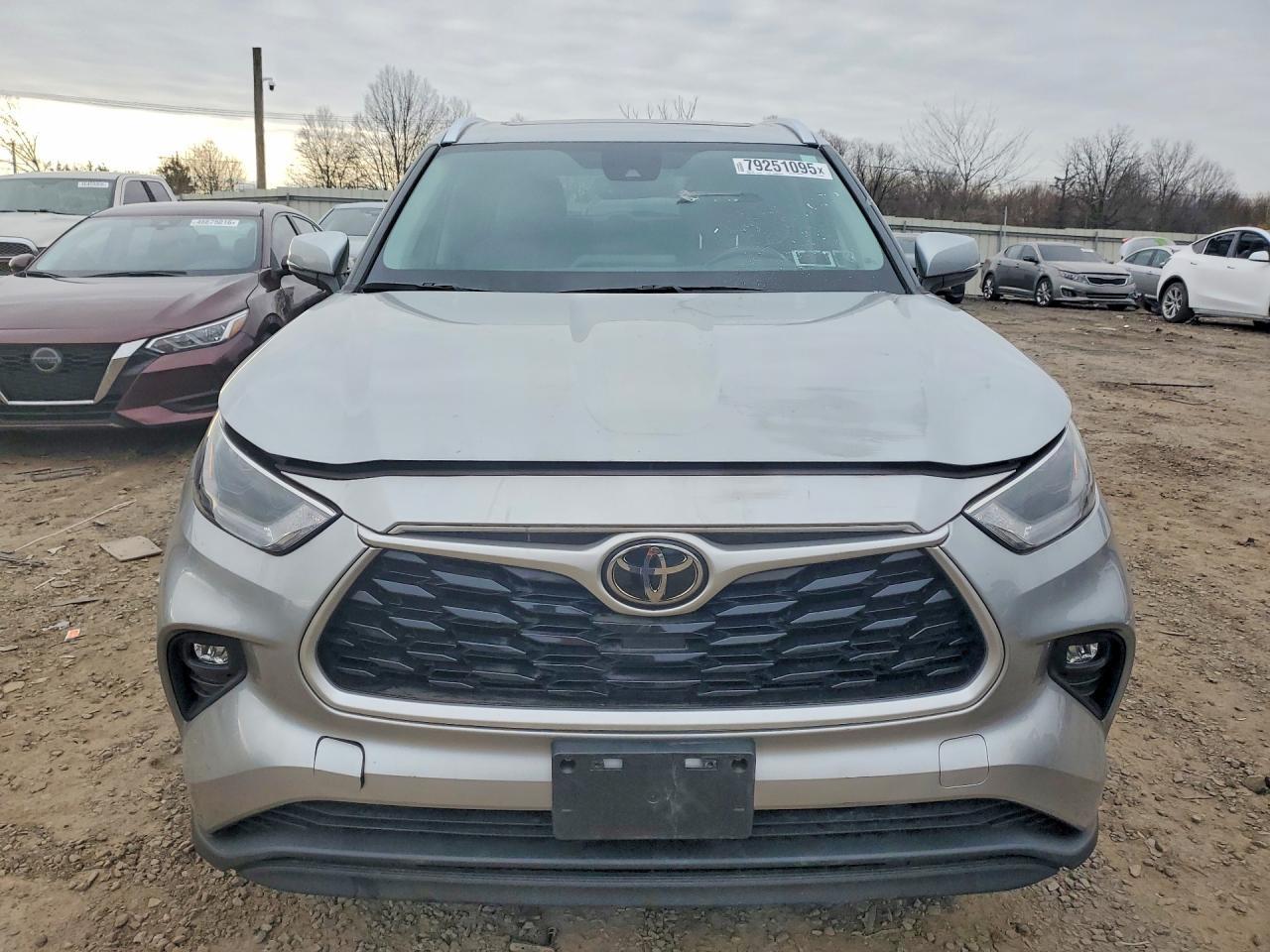 2021 Toyota Highlander Xle - Image 5