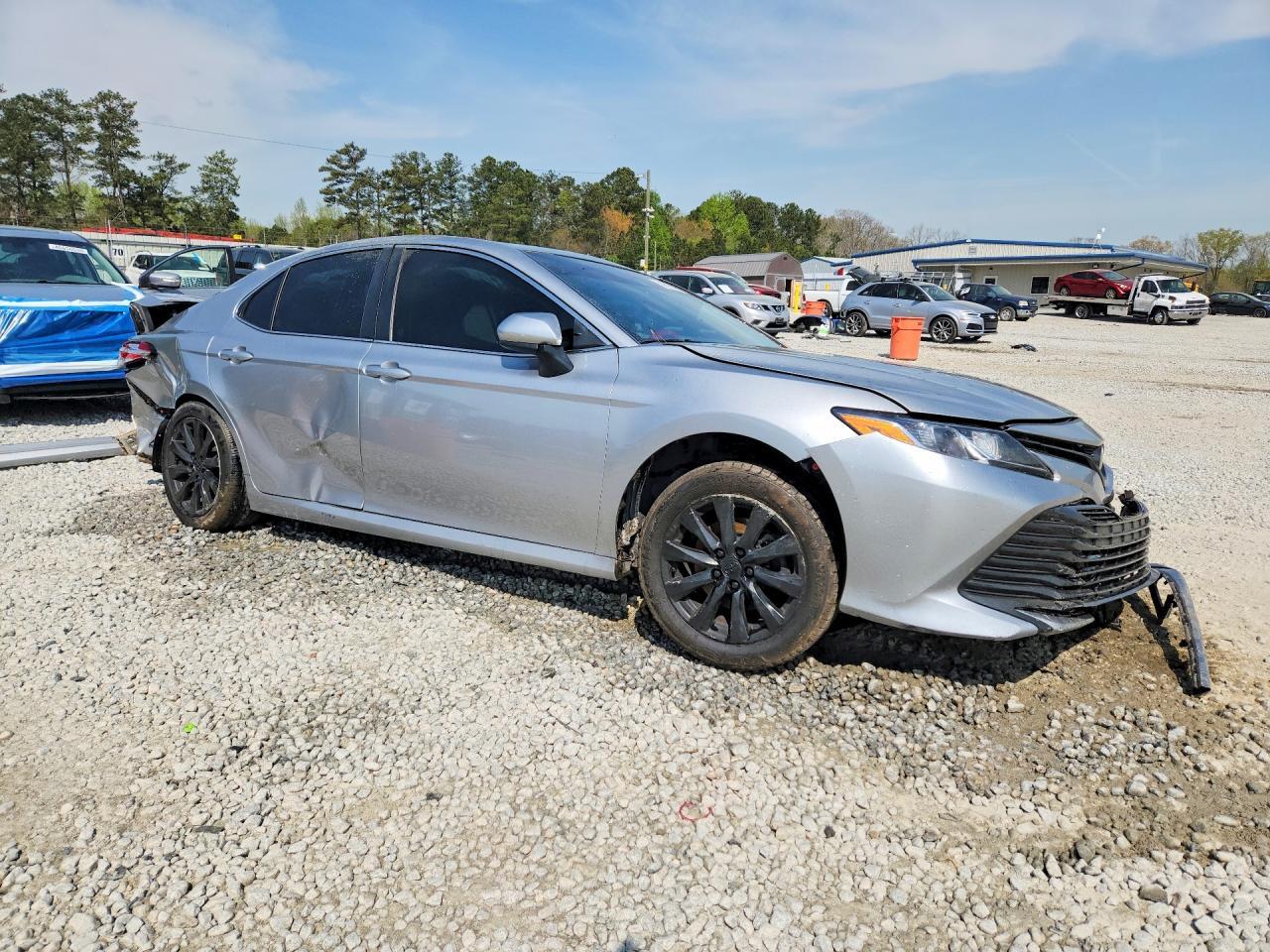 2020 Toyota Camry Le - Image 4