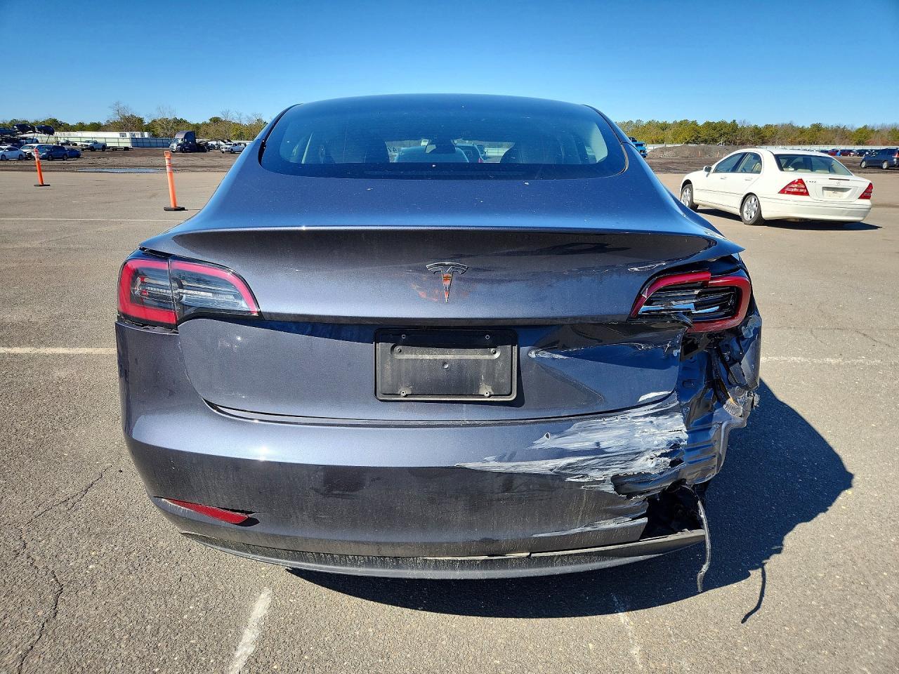 2023 Tesla Model 3 - Фото 6