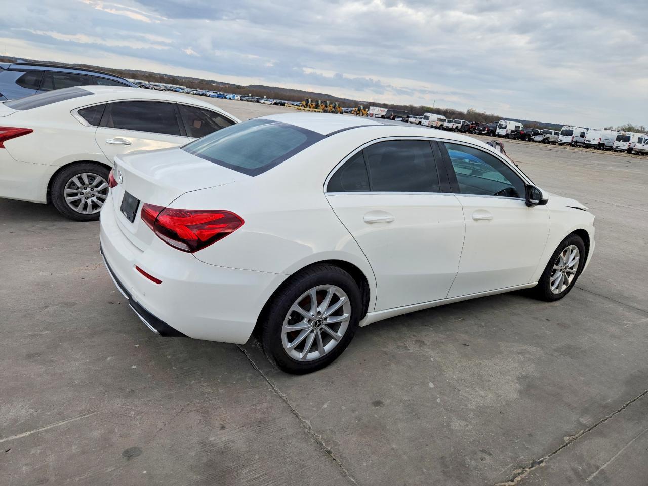 2019 Mercedes-Benz A 220 - Image 3