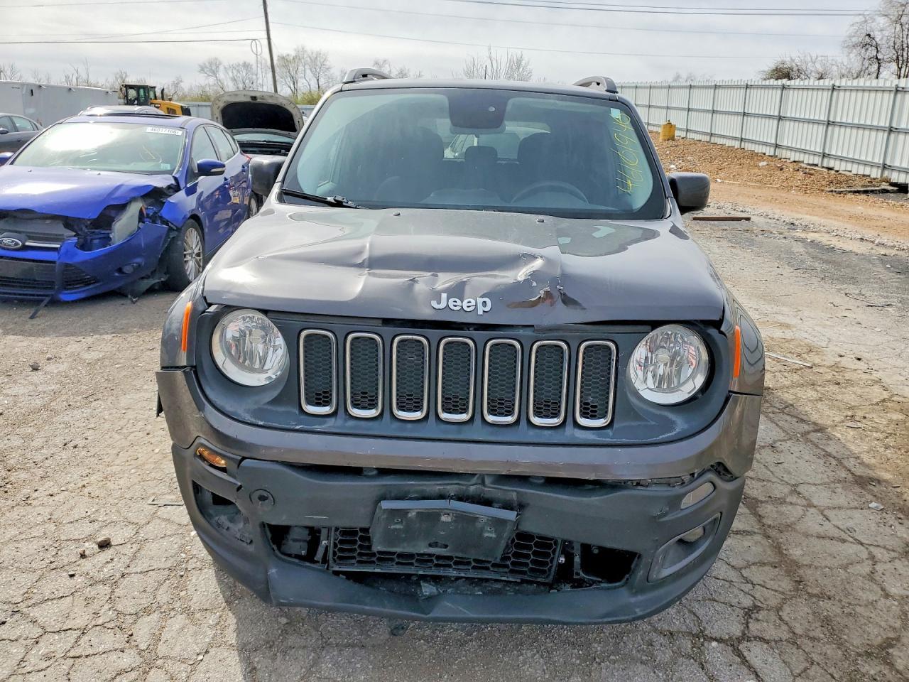 2016 Jeep Renegade Latitude - Image 5