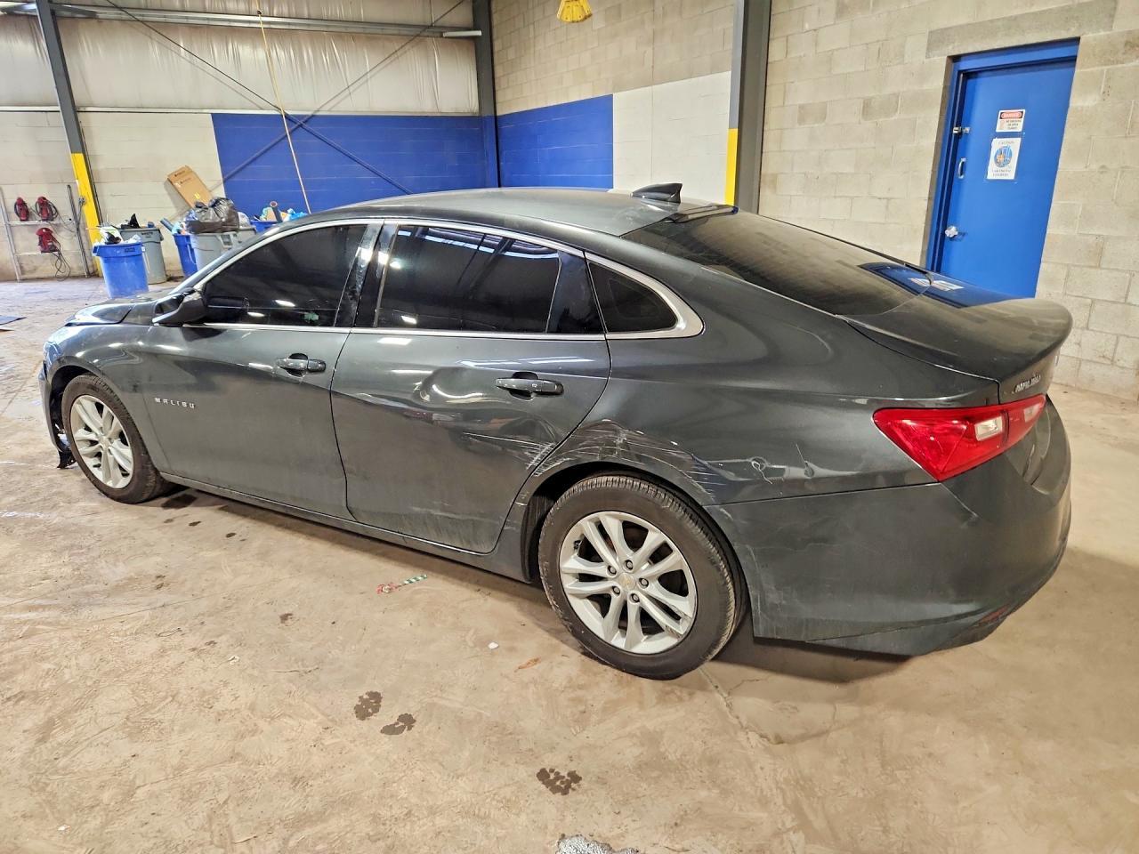 2018 Chevrolet Malibu Lt - Image 2