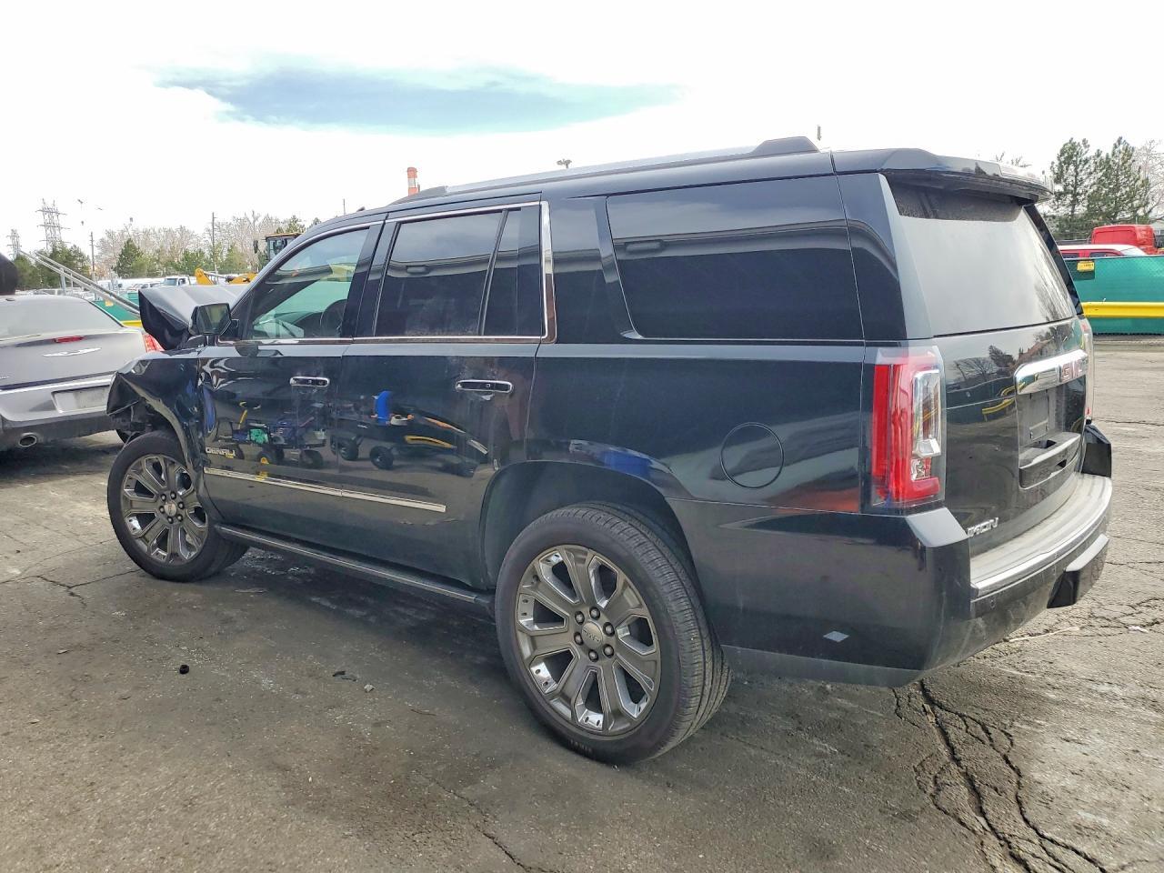 2016 GMC Yukon Denali - Фото 2