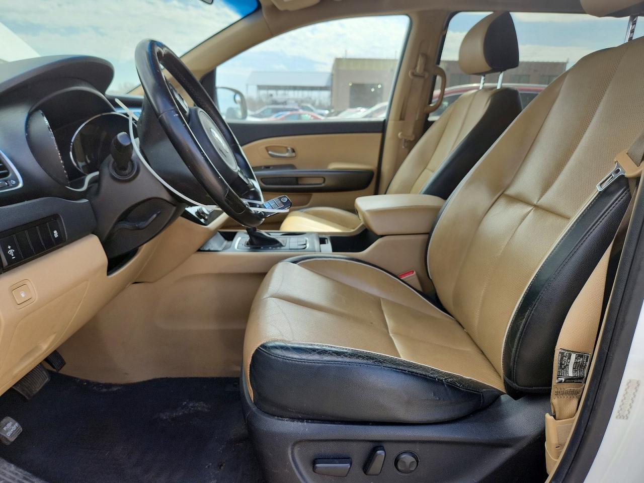 2016 Kia Sedona Lx - Image 7