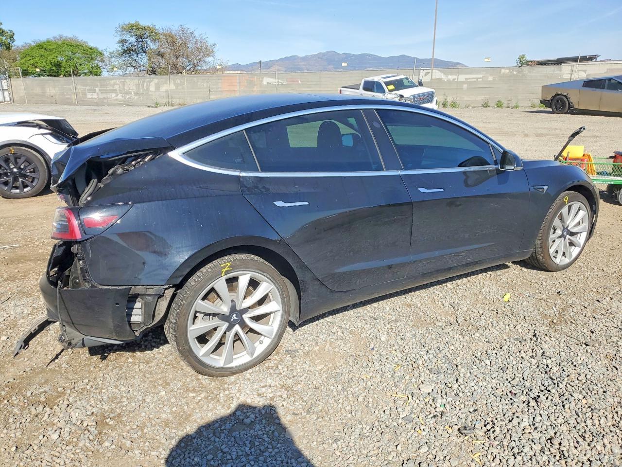 2019 Tesla Model 3 - Image 3
