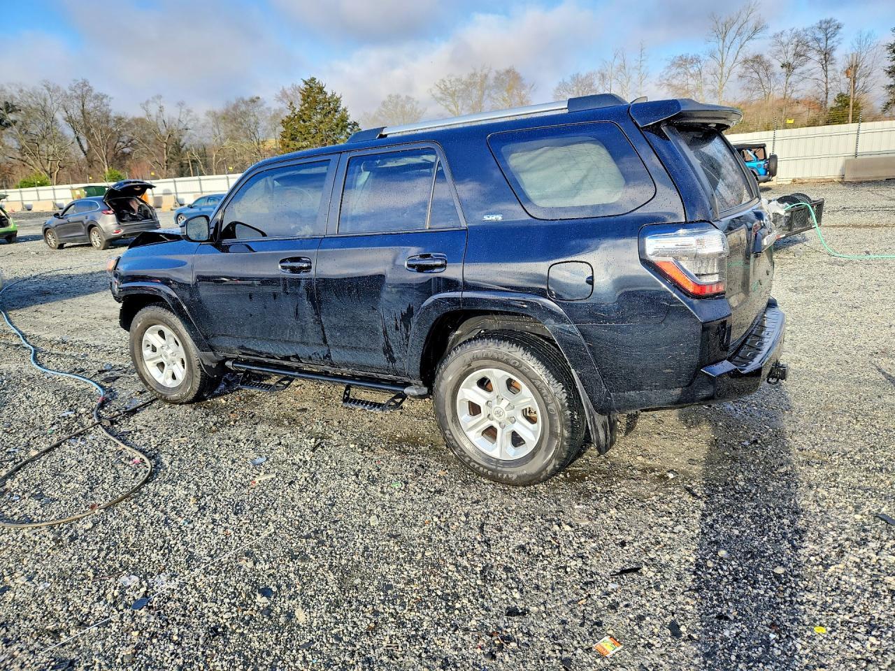 2023 Toyota 4Runner Sr5 - Фото 2