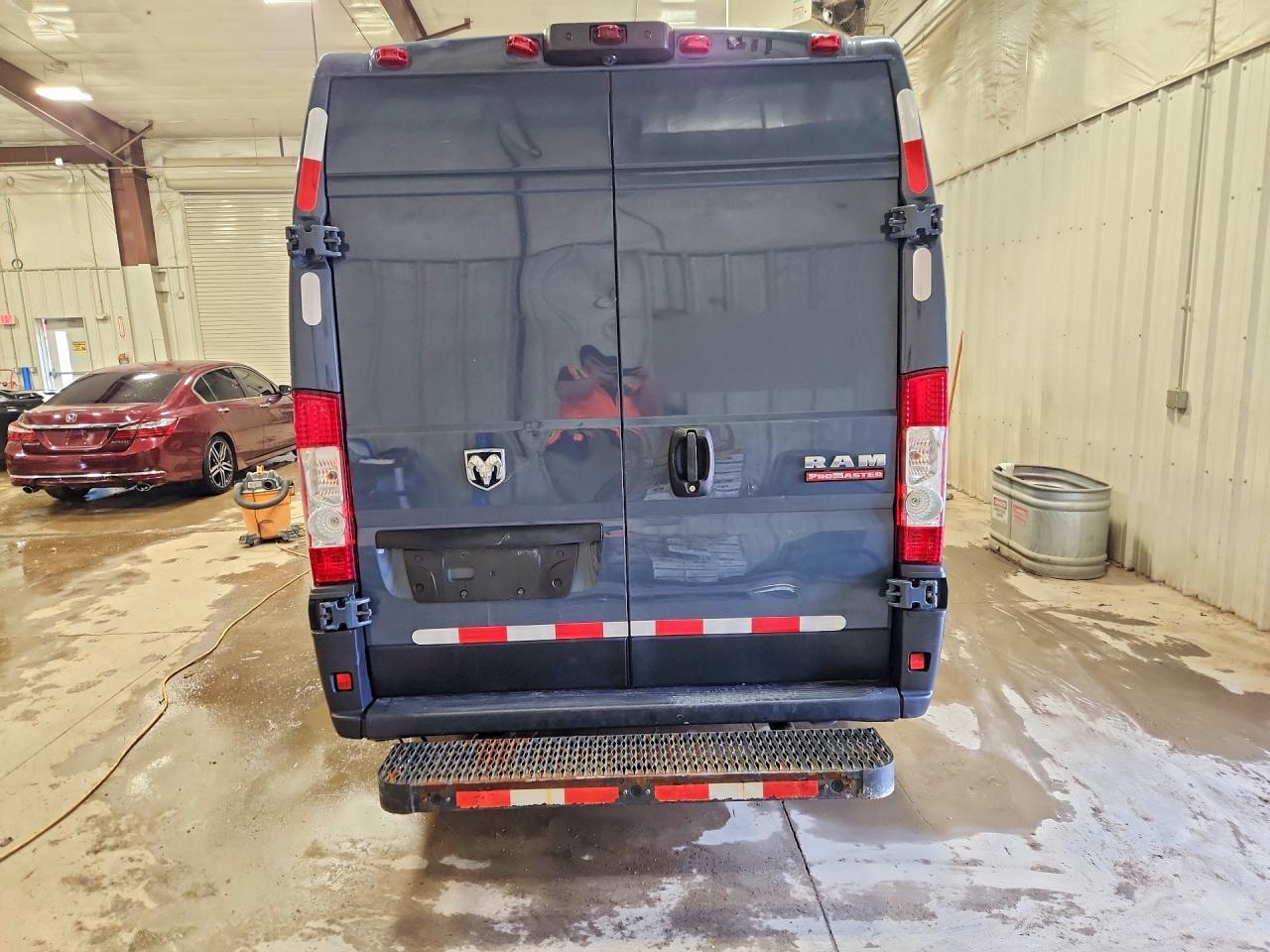 2020 Ram Promaster 3500 Delivery Van - Фото 6