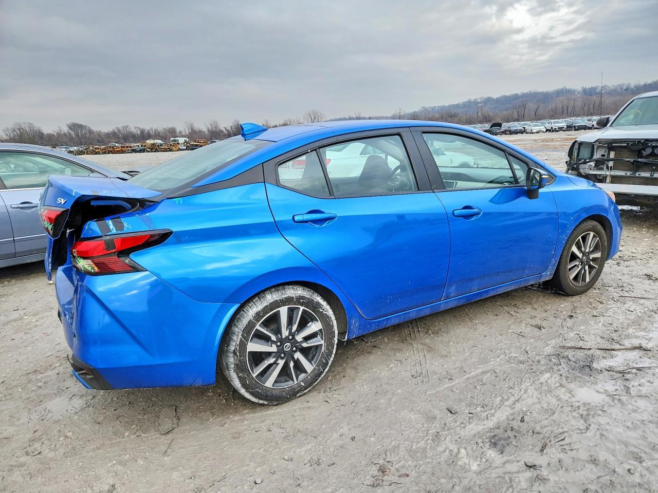2021 Nissan Versa Sv - Фото 3