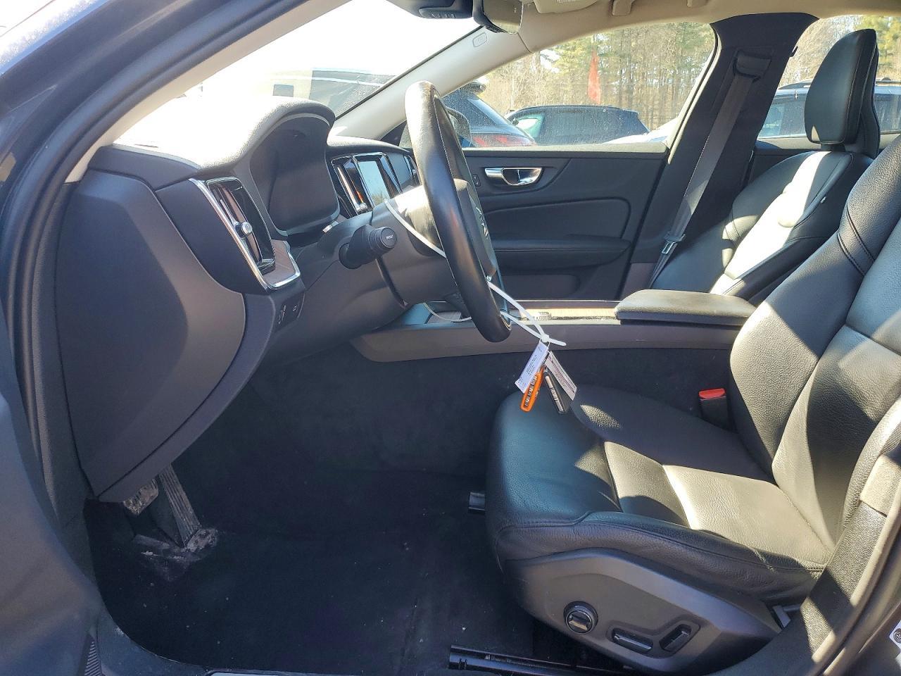 2021 Volvo S60 T6 Momentum - Image 7