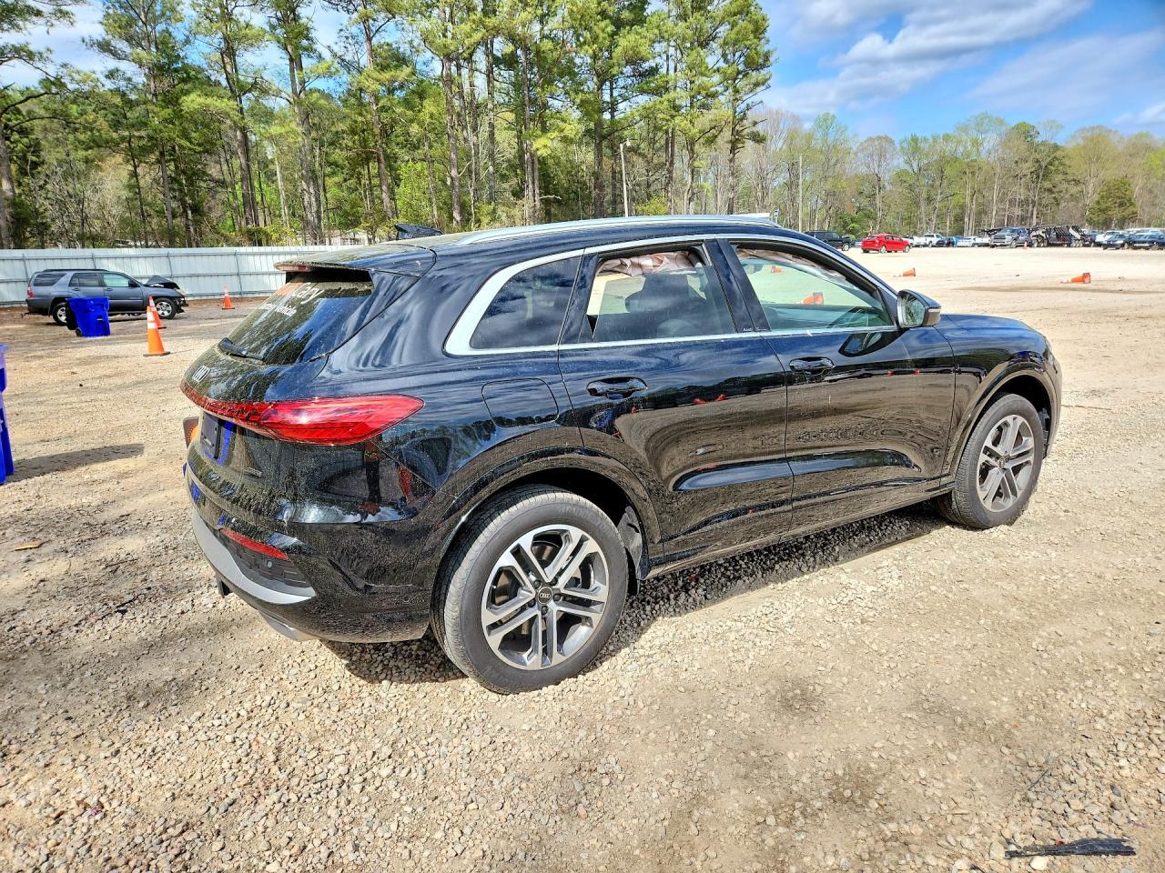 2025 Audi Q5 Premium - Image 3