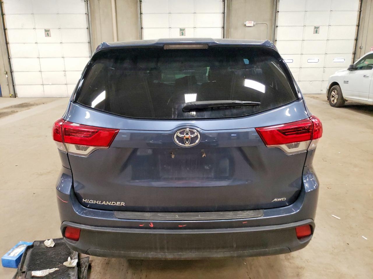 2018 Toyota Highlander Le - Фото 6
