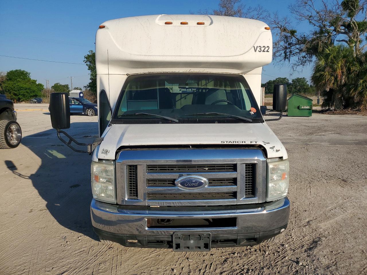2014 Ford E450 Shuttle Bus - Фото 5