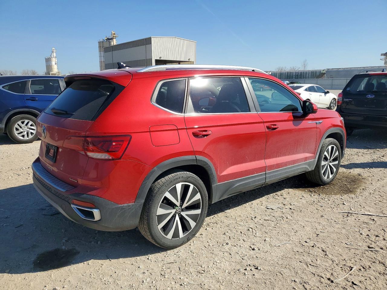 2023 Volkswagen Taos Se - Image 3