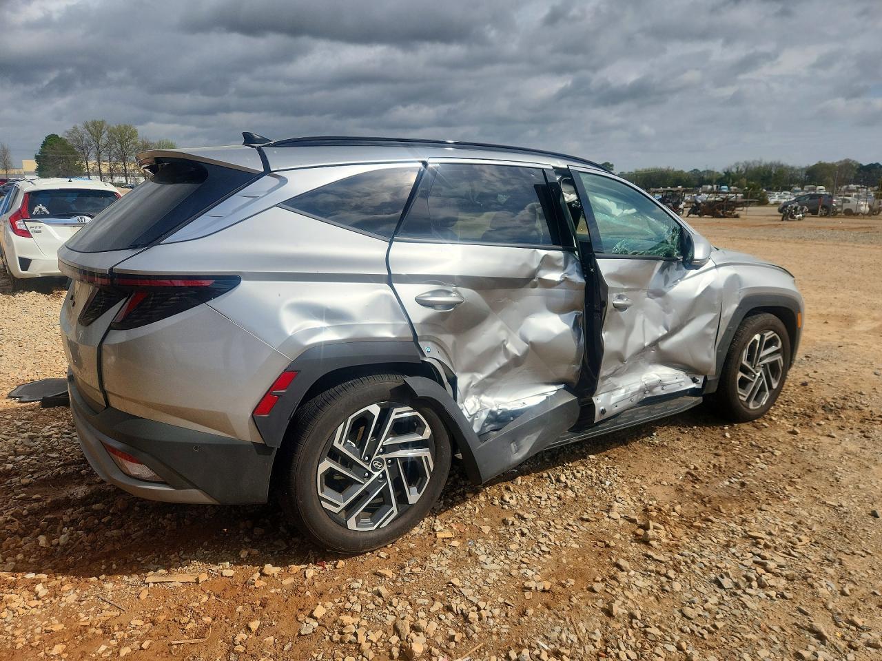2025 Hyundai Tucson Limited - Image 3
