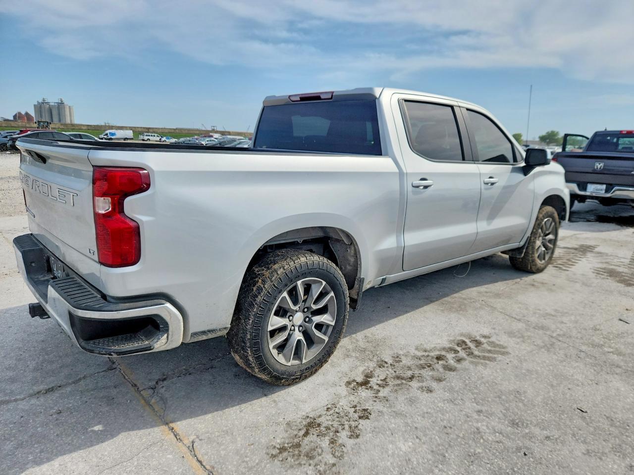 2021 Chevrolet Silverado K1500 Lt - Image 3