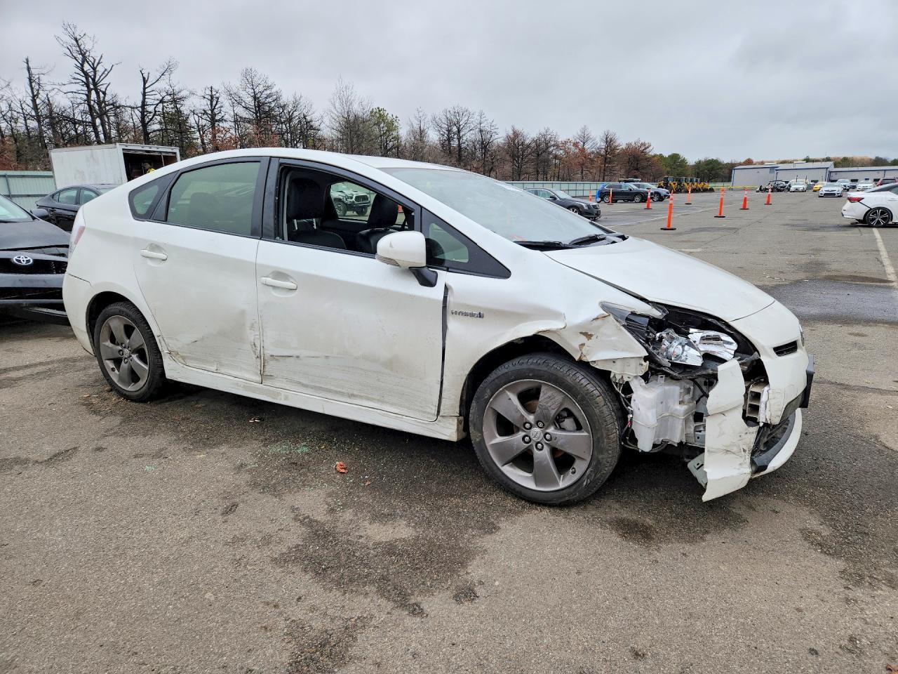 2015 Toyota Prius Persona Series - Image 4
