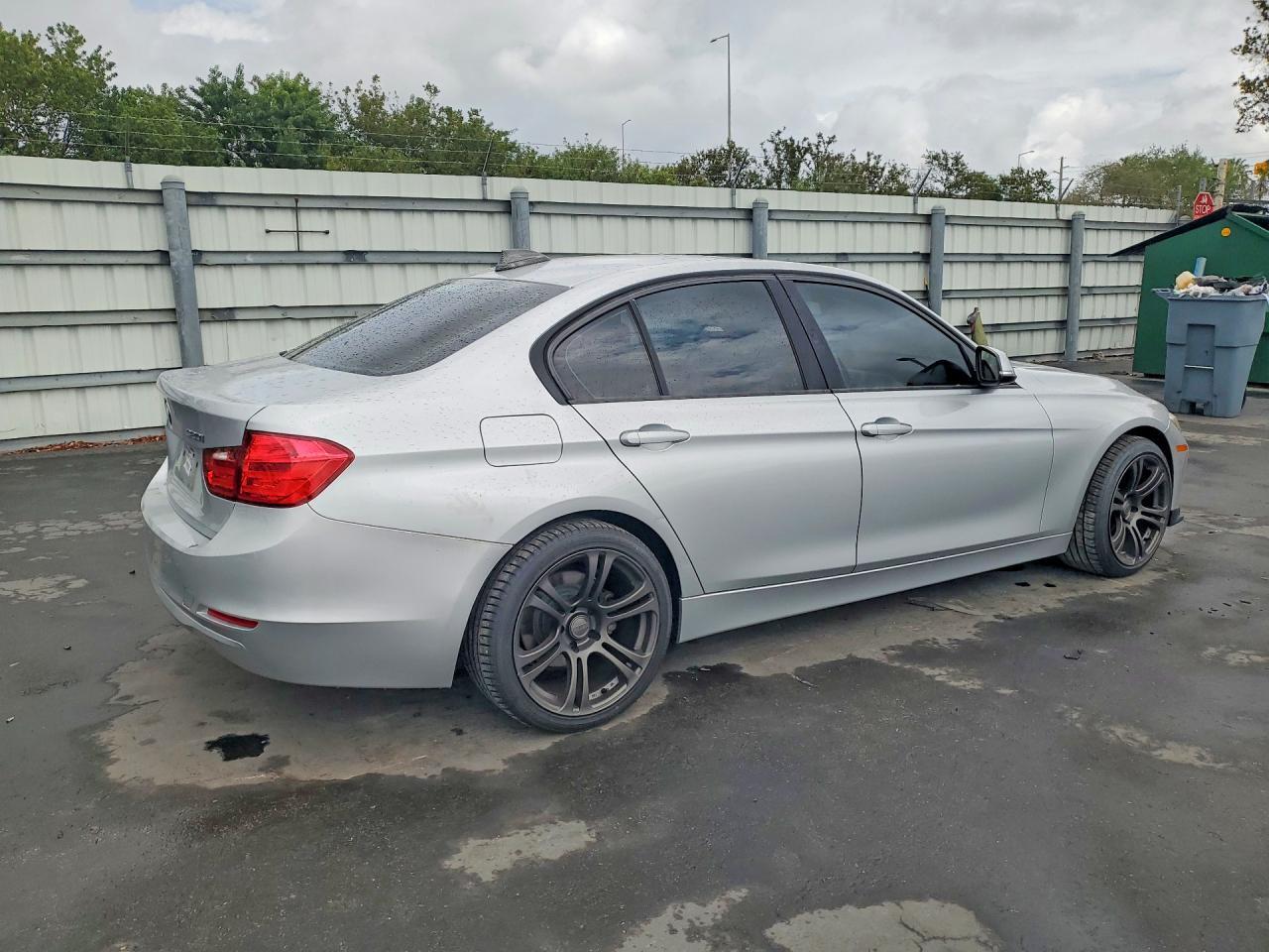 2015 BMW 320 I - Фото 3