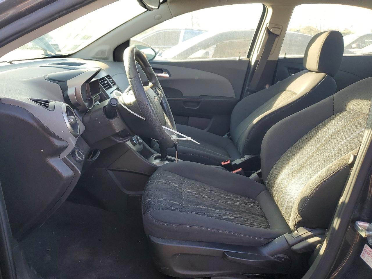 2016 Chevrolet Sonic Lt - Фото 7