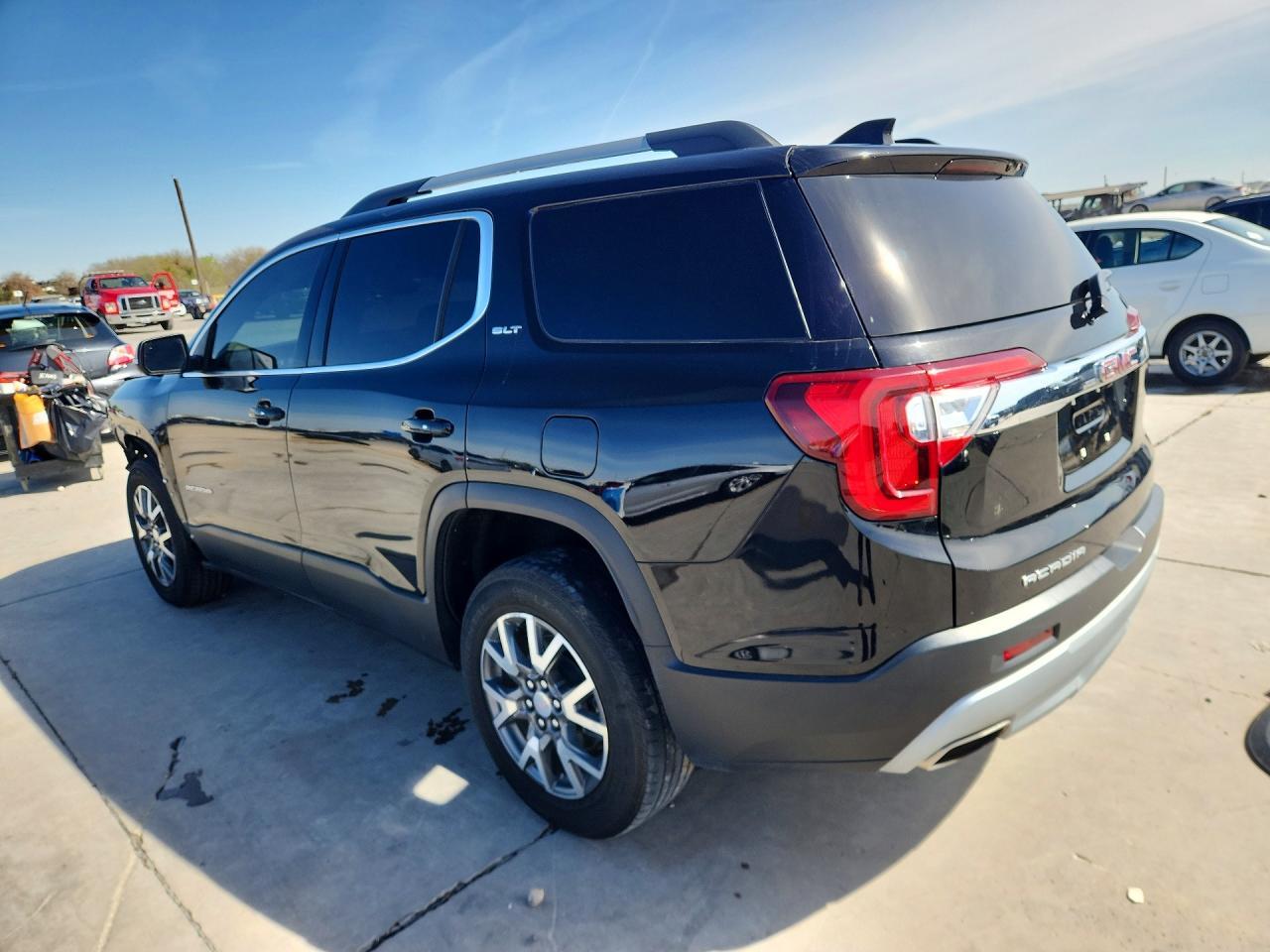 2023 GMC Acadia Slt - Image 2