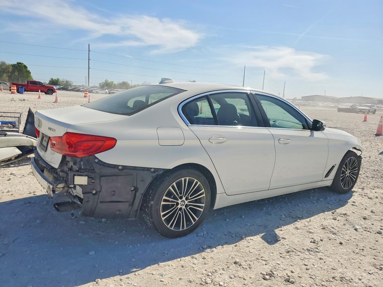 2020 BMW 530 I - Фото 3