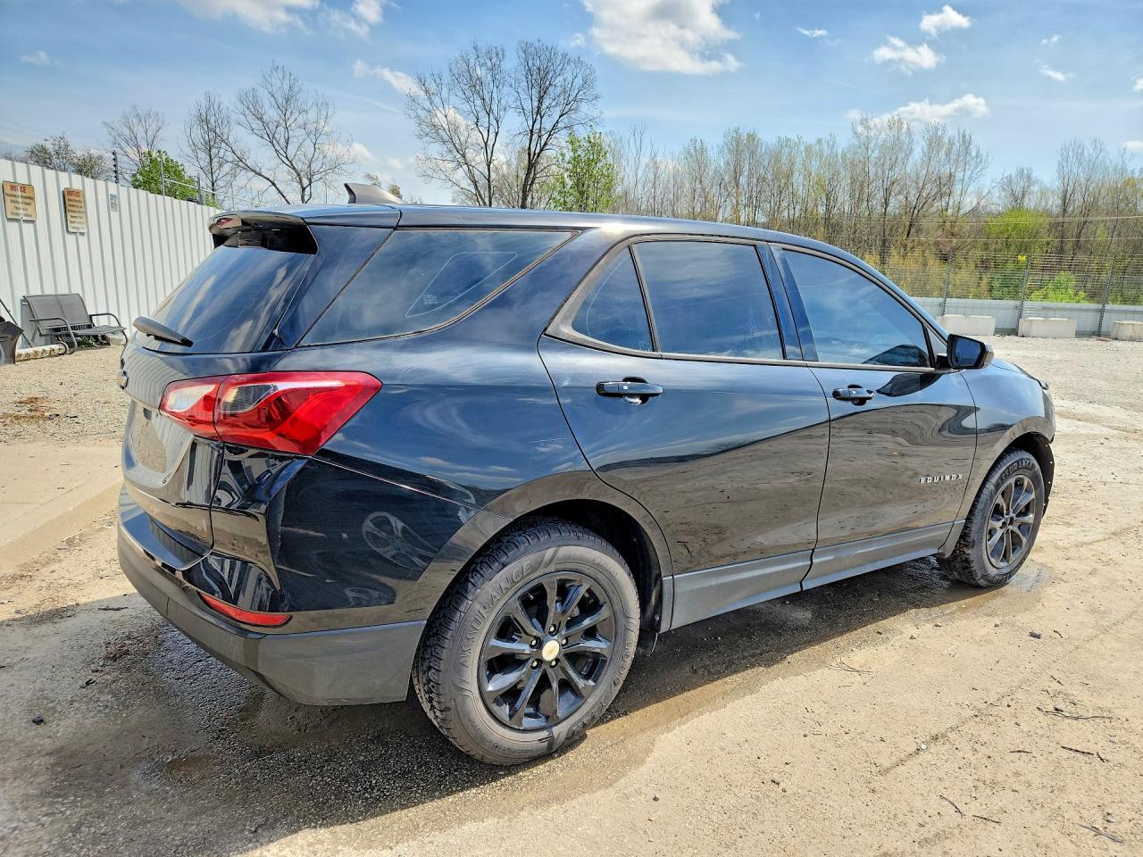 2019 Chevrolet Equinox Ls - Фото 3