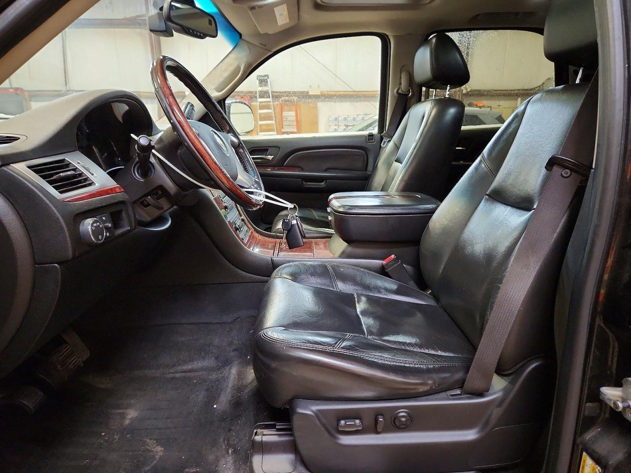 2007 Cadillac Escalade Luxury - Image 7